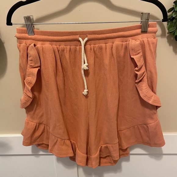 GiGio USA Scallop Trim Shorts - Picture 1 of 7